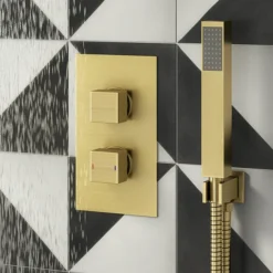 Arezzo Square Modern Twin Concealed Shower Valve With Diverter - Brushed Brass -Villeroy Shop azbbsqsvd detail01