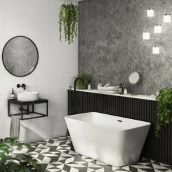 Valenica 1300 Small Freestanding Bath